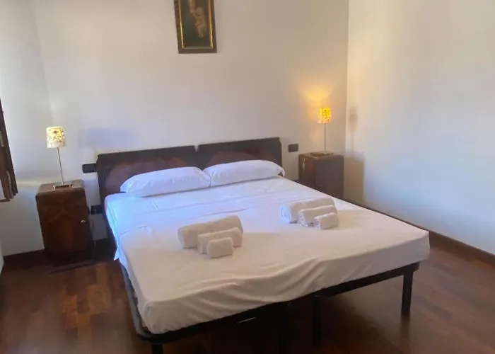 Castelvecchioundici Di Salvatore Zecca